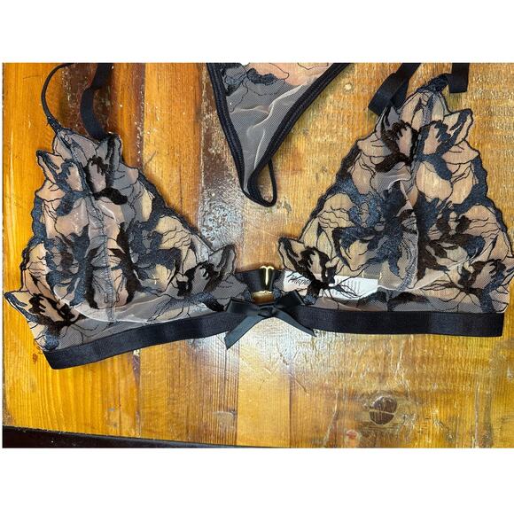 Mapalé Women’s Satin Trim Embroidered Lace Bra & Thong Set – Size Small NWOT - Picture 4 of 8